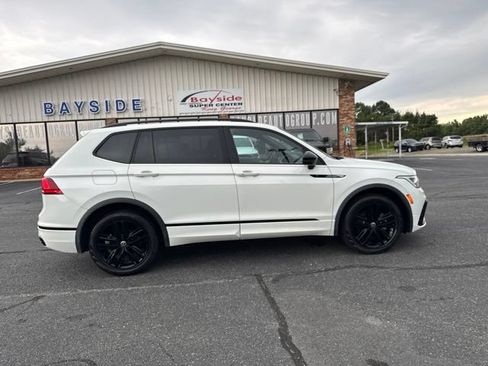 Used 2022 Volkswagen Tiguan SE R-Line AWD/4WD image 7