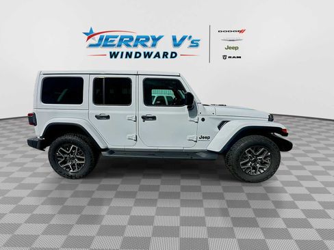 New 2026 Jeep Wrangler Unlimited Sahara AWD/4WD image 9