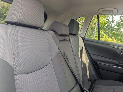Used 2024 Toyota RAV4 XLE FWD image 29