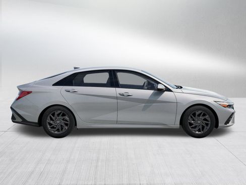 New 2026 Hyundai Elantra Blue image 7