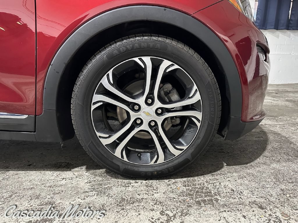 Used 2020 Chevrolet Bolt Premier w/ Infotainment Package FWD image 33