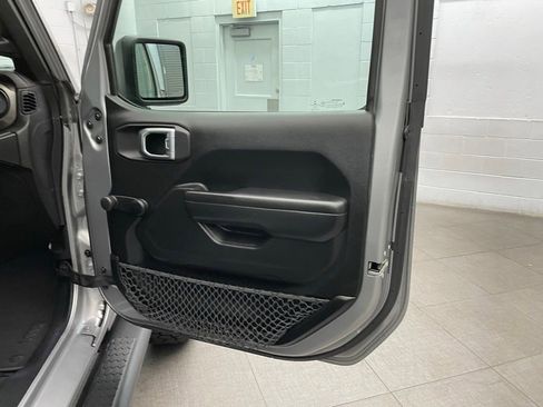 Used 2018 Jeep Wrangler Unlimited Sport AWD/4WD image 23