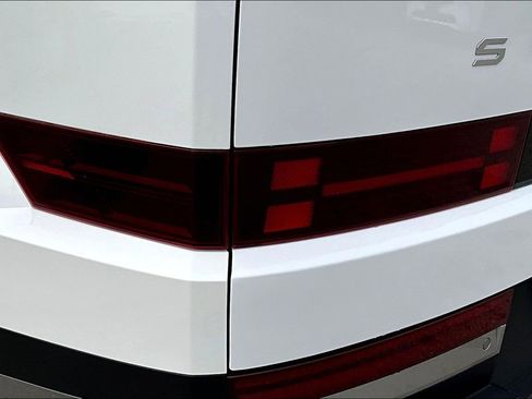 Used 2025 Hyundai Santa Fe Limited image 23
