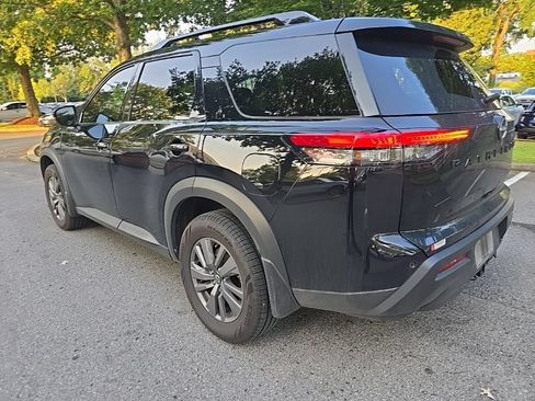Used 2025 Nissan Pathfinder SV w/ SV Premium Package FWD image 6