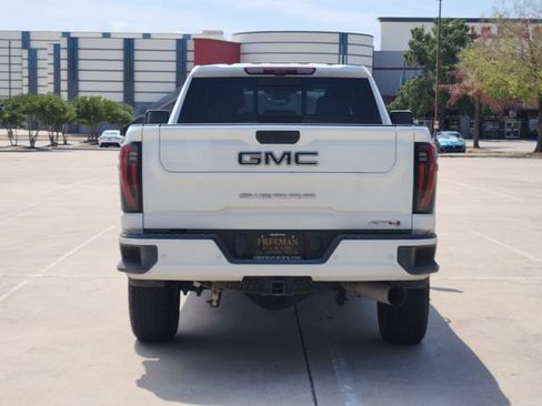 Used 2025 GMC Sierra 2500 AT4 w/ AT4 Premium Plus Package AWD/4WD image 6