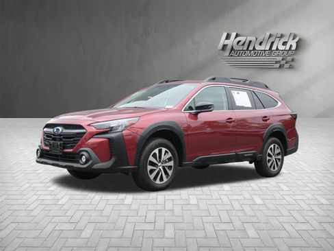 Certified 2025 Subaru Outback Premium AWD/4WD image 5