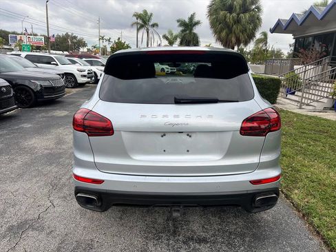 Used 2018 Porsche Cayenne Platinum Edition image 6