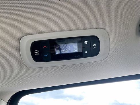 Used 2023 Chrysler Voyager LX FWD image 13