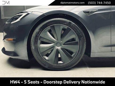 Used 2025 Tesla Model S AWD/4WD image 36
