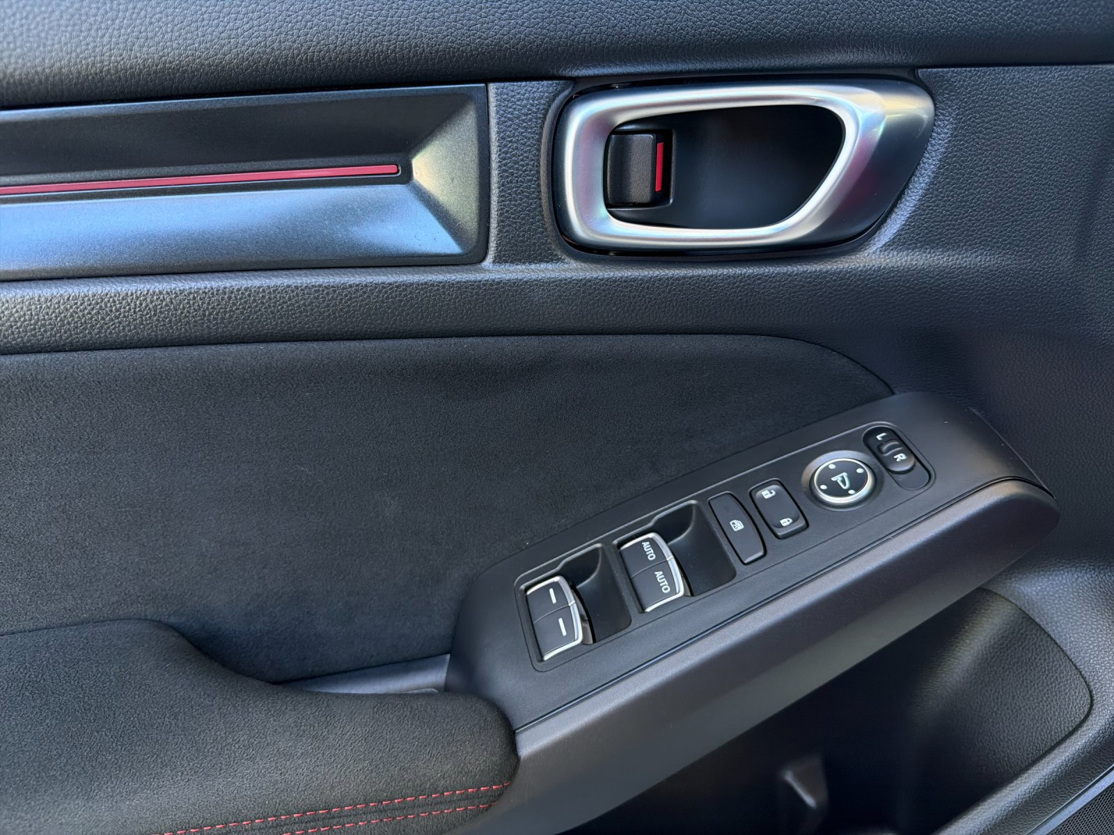 Used 2025 Honda Civic Type R image 10