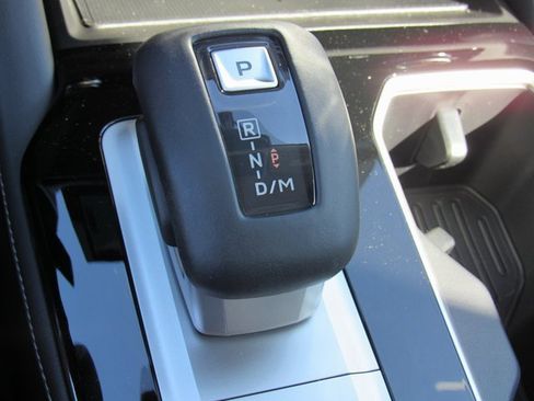 New 2025 Mitsubishi Outlander SE image 18