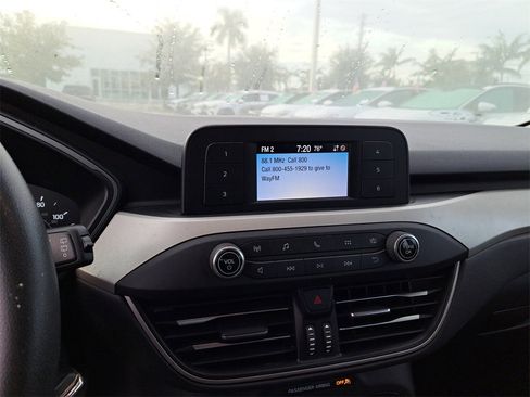 Used 2021 Ford Escape S image 21