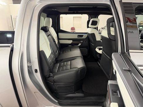 Used 2023 Toyota Tundra Capstone AWD/4WD image 39