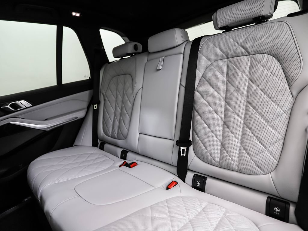 Used 2026 BMW X5 xDrive40i w/ M Sport Package AWD/4WD image 24