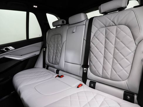 New 2026 BMW X5 xDrive40i w/ M Sport Package image 24