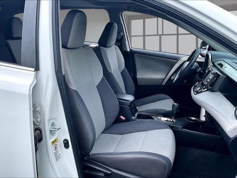 Used 2015 Toyota RAV4 XLE FWD image 7