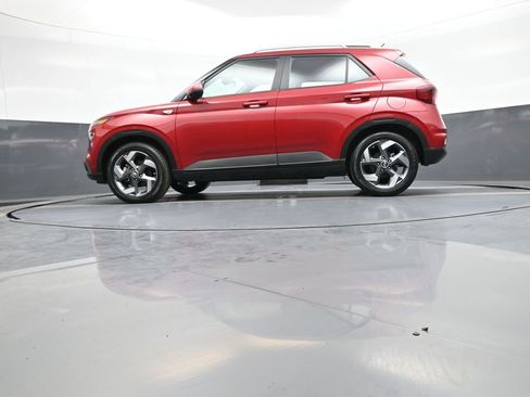 Certified 2023 Hyundai Venue Limited FWD image 32