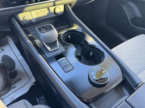 Used 2023 Nissan Rogue SV image 16