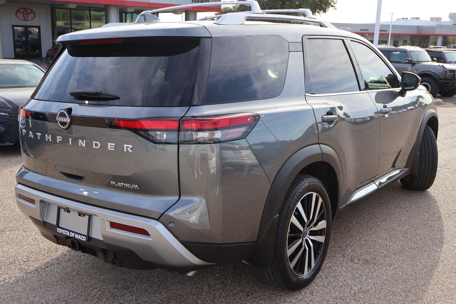 Used 2025 Nissan Pathfinder Platinum w/ Cargo Package FWD image 3