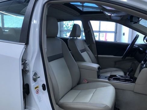 Used 2013 Toyota Camry XLE w/ Leather Pkg FWD image 23