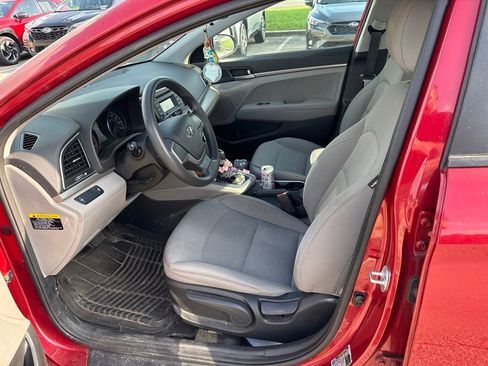 Used 2017 Hyundai Elantra SE FWD image 13