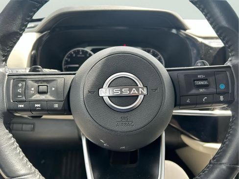 Used 2022 Nissan Pathfinder SV AWD/4WD image 15