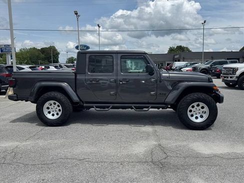 Used 2021 Jeep Gladiator Sport AWD/4WD image 2