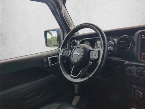 Used 2021 Jeep Wrangler Unlimited Sahara image 25