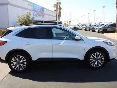 Certified 2020 Ford Escape Titanium w/ Titanium Premium Package 2.0 AWD/4WD image 10
