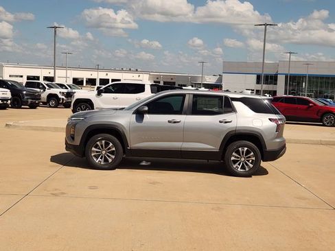 New 2026 Chevrolet Equinox LT w/ Safety and Technology Package FWD image 5