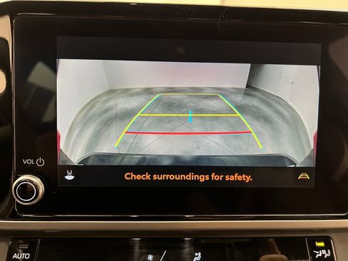 Used 2025 Toyota Camry SE image 49