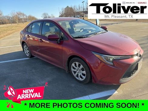 Used 2022 Toyota Corolla LE image 1