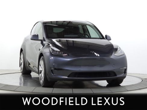 Used 2021 Tesla Model Y Long Range AWD/4WD image 1