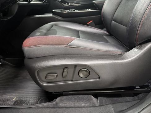 Used 2026 Chevrolet Equinox RS AWD/4WD image 21