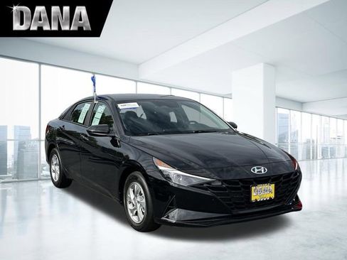 Used 2023 Hyundai Elantra SE FWD image 1