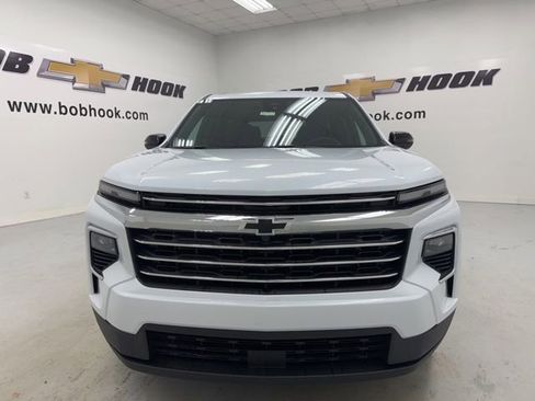 New 2026 Chevrolet Traverse LT w/ LPO, Floor Liner Package AWD/4WD image 2