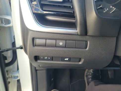 Used 2021 Nissan Rogue SV w/ Premium Package image 29