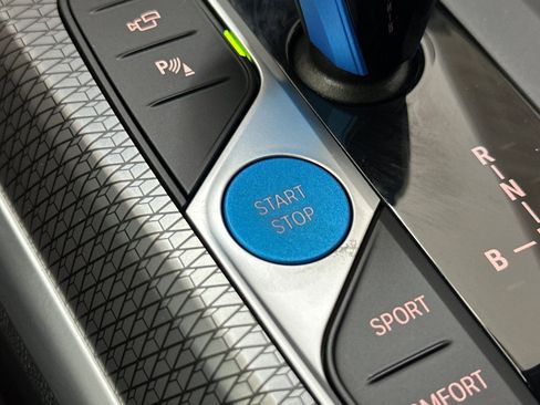 Certified 2022 BMW i4 M50 image 17