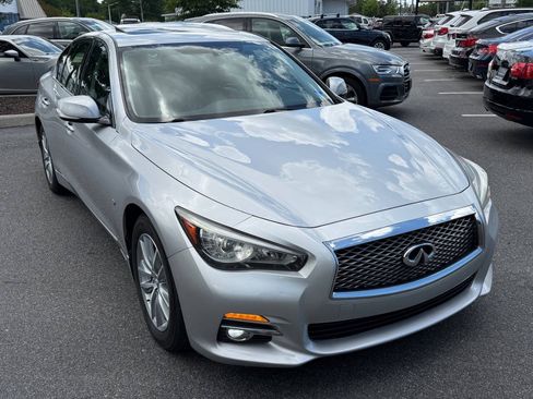 Used 2015 INFINITI Q50 AWD w/ Moonroof Package image 9