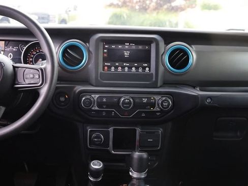 Used 2023 Jeep Gladiator Sport w/ Off Road Group AWD/4WD image 24