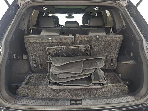 Used 2023 Volkswagen Tiguan SE R-Line image 6
