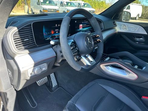 Certified 2025 Mercedes-Benz GLS 63 AMG 4MATIC image 20