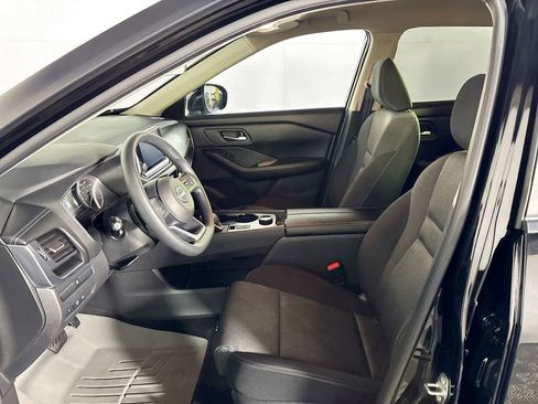 Used 2024 Nissan Rogue SV image 11