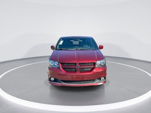 Used 2019 Dodge Grand Caravan GT image 3