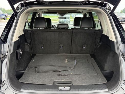 Used 2023 Nissan Rogue SV w/ SV Premium B Package FWD image 4