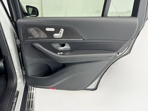 New 2026 Mercedes-Benz GLS 580 4MATIC image 26