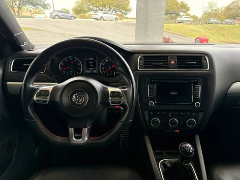 Used 2014 Volkswagen Jetta GLI FWD image 10