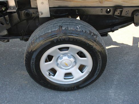 Used 2021 Chevrolet Colorado W/T RWD image 4