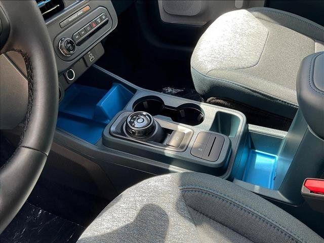 New 2026 Ford Maverick XLT w/ XLT Luxury Package FWD image 7