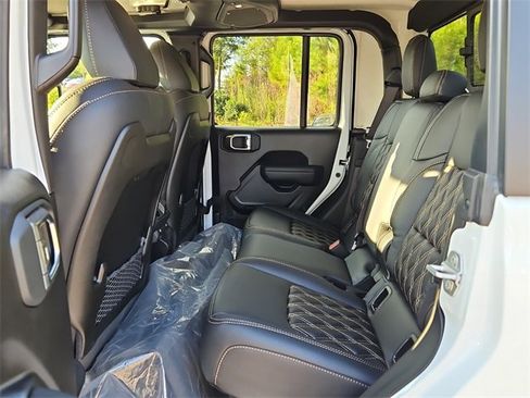 New 2025 Jeep Gladiator Rubicon w/ Convenience Group image 7